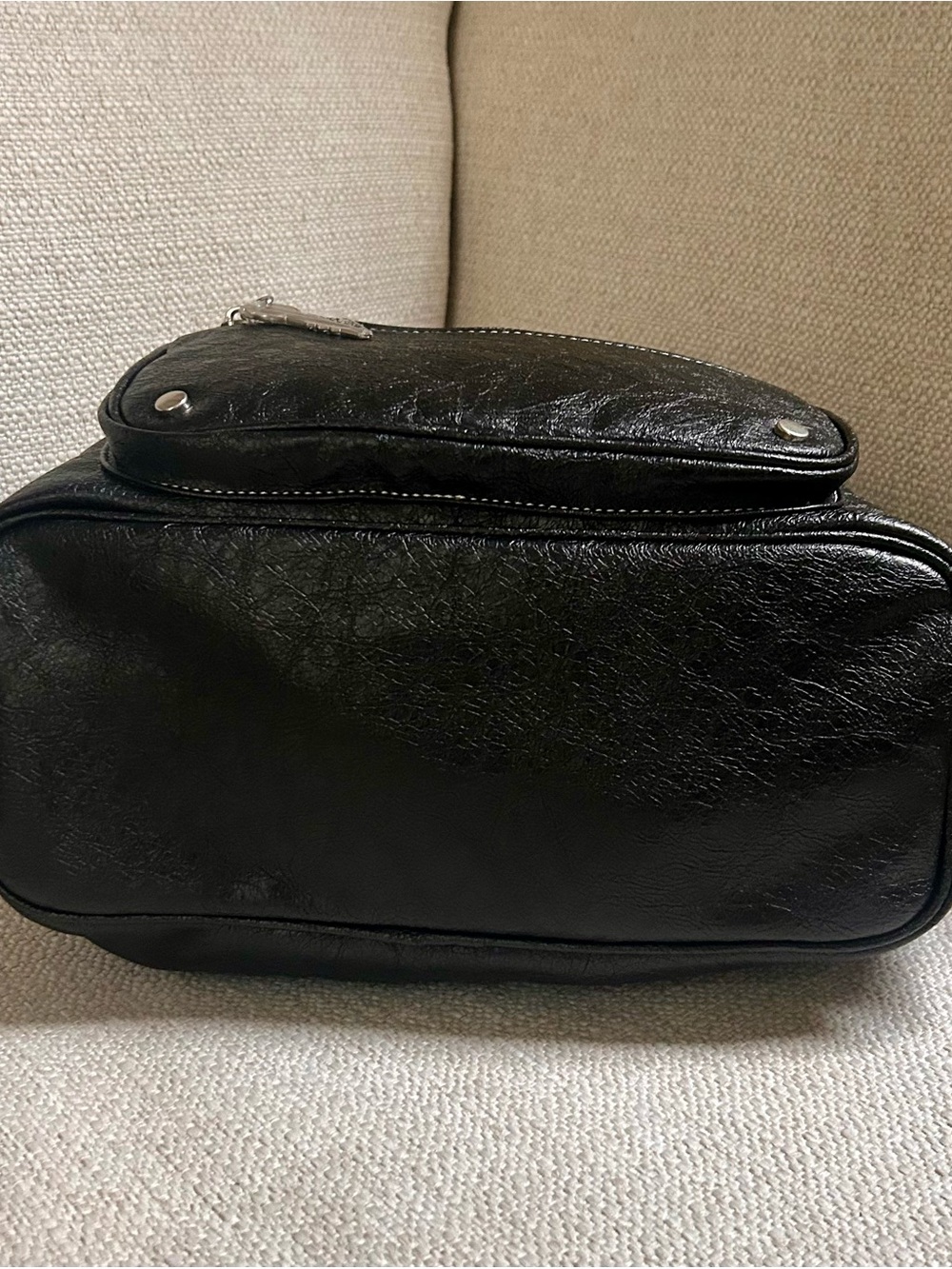 Steve Madden Viral Hobo Shoulder Crossbody with Front Zip Pocket - Picture 6 of 6